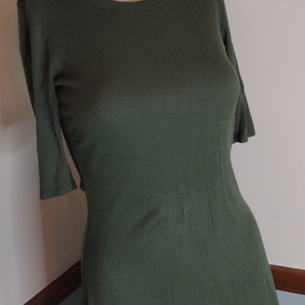 🆕Old Navy Ribbed Dress - Picture 2 of 5